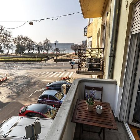 Bright & Spacious Riverside Apartment With Balcony บูดาเปสต์ ภายนอก รูปภาพ