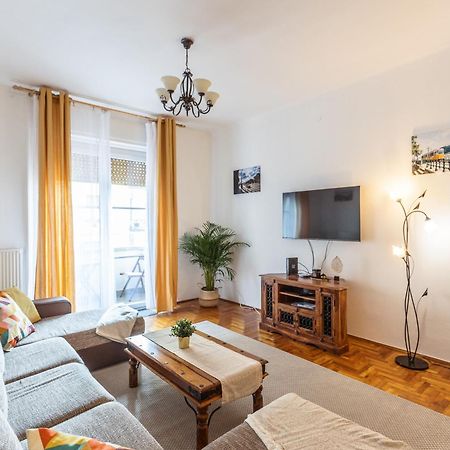 Bright & Spacious Riverside Apartment With Balcony บูดาเปสต์ ภายนอก รูปภาพ