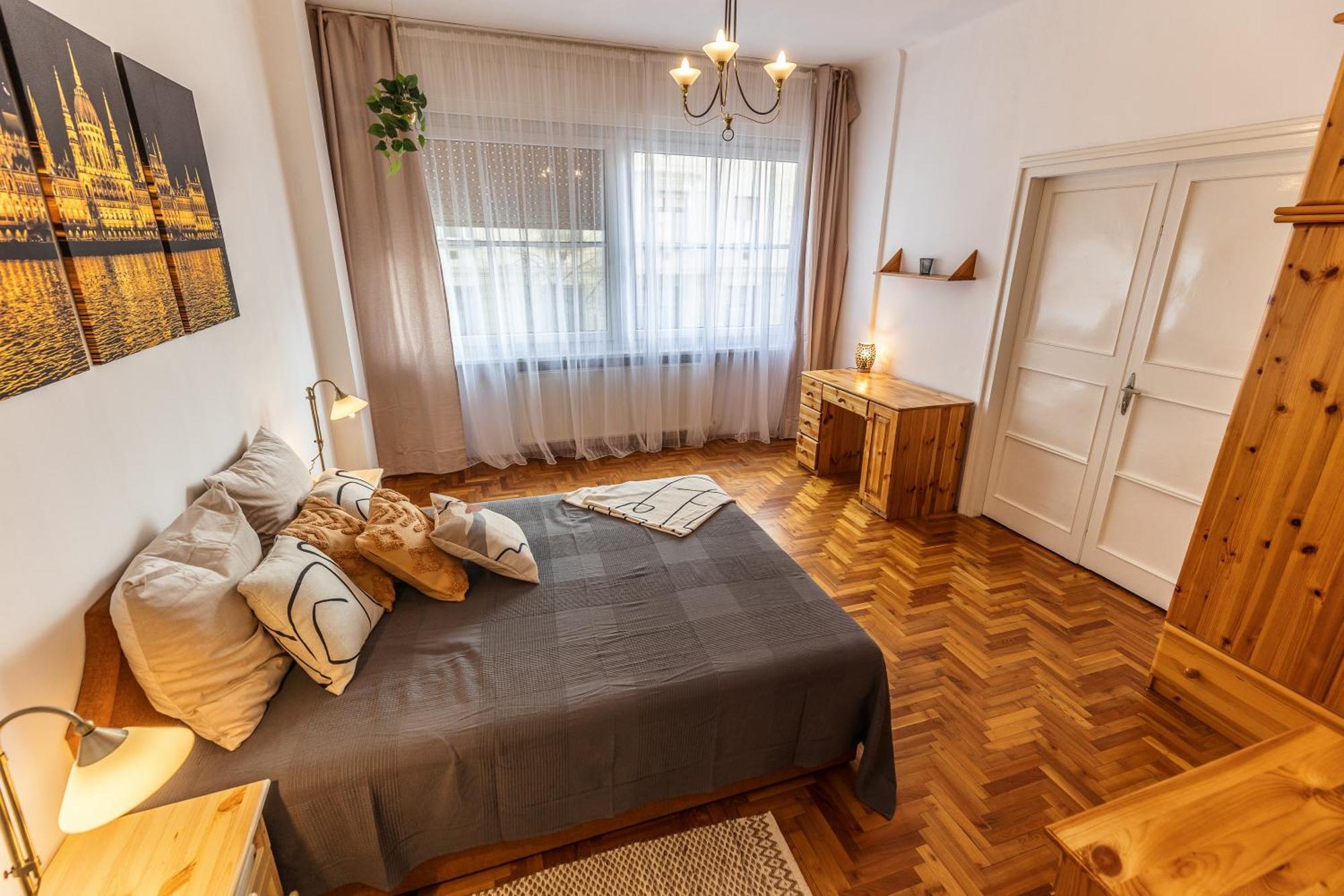 Bright & Spacious Riverside Apartment With Balcony บูดาเปสต์ ภายนอก รูปภาพ