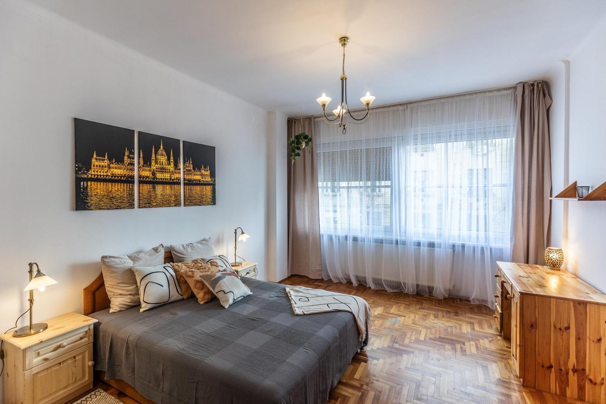 Bright & Spacious Riverside Apartment With Balcony บูดาเปสต์ ภายนอก รูปภาพ