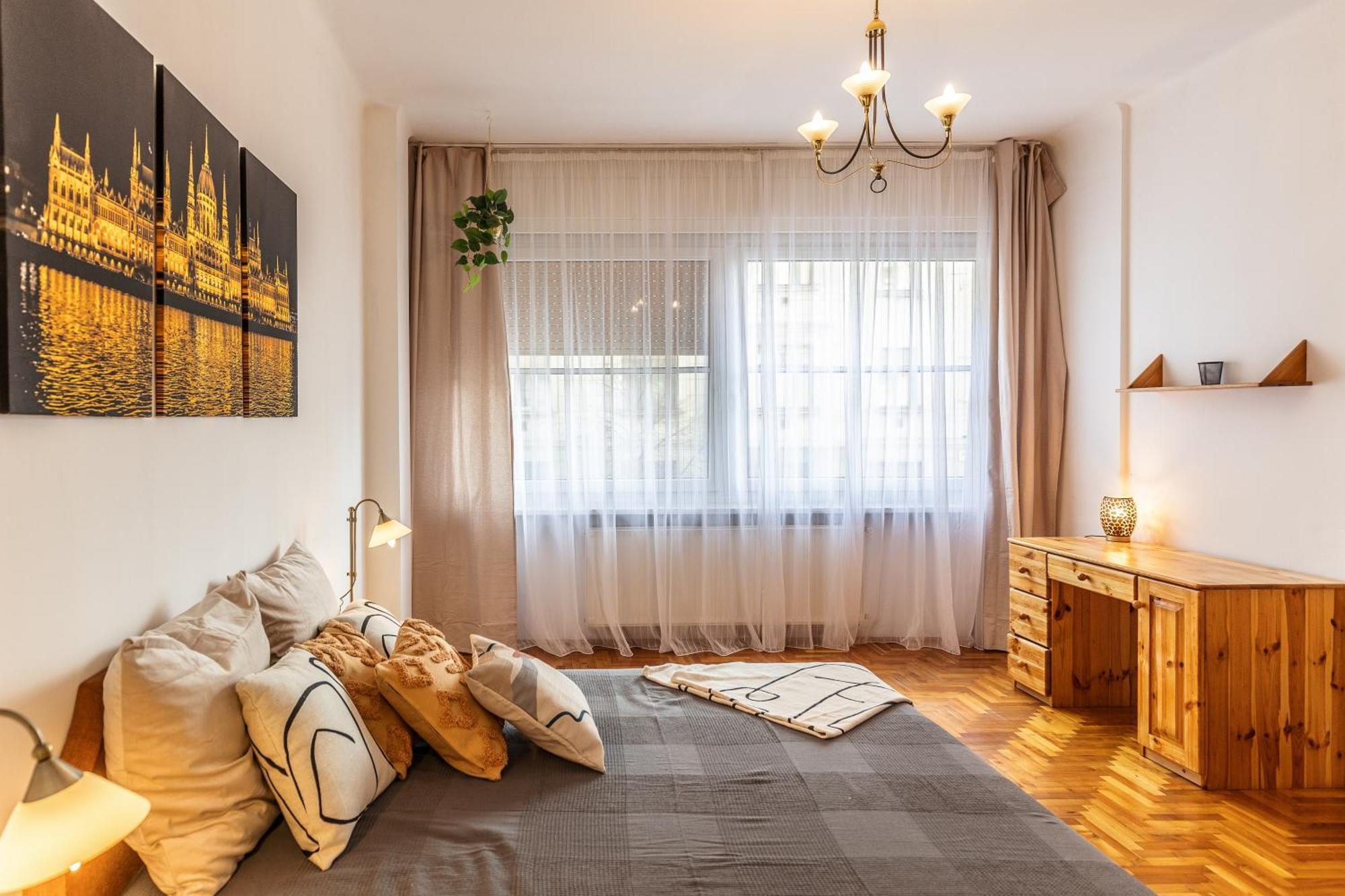 Bright & Spacious Riverside Apartment With Balcony บูดาเปสต์ ภายนอก รูปภาพ